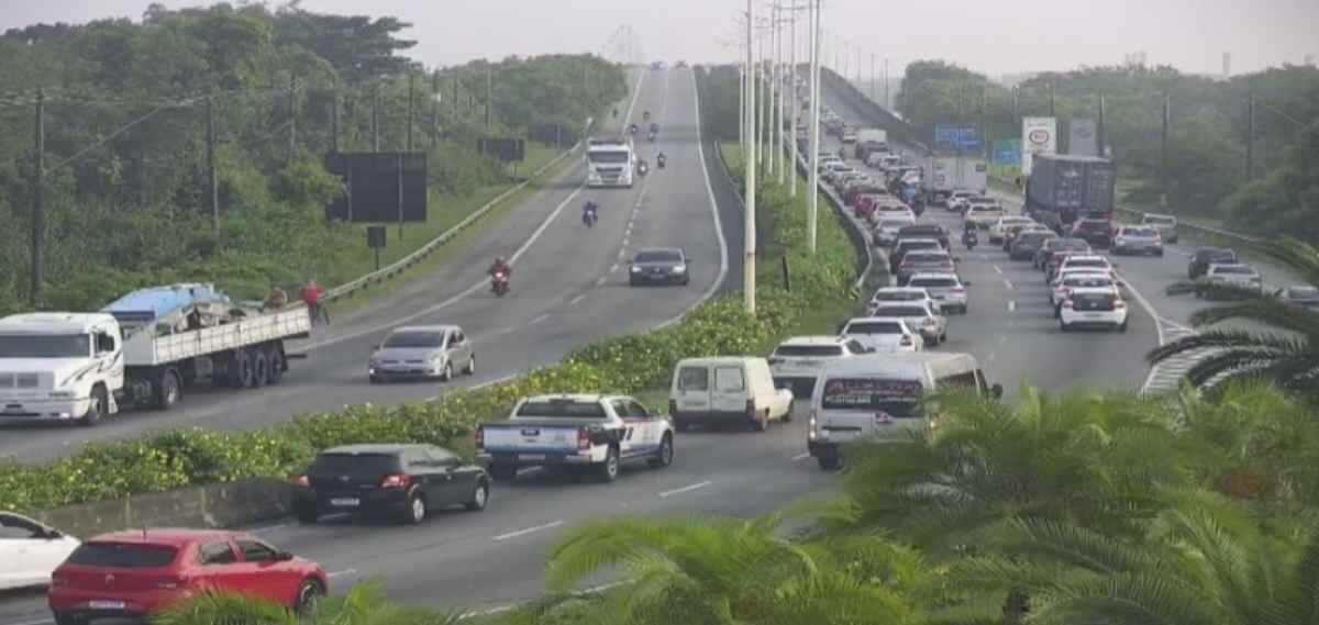 Saída de Praia Grande tem pontos de congestionamento; veja opções